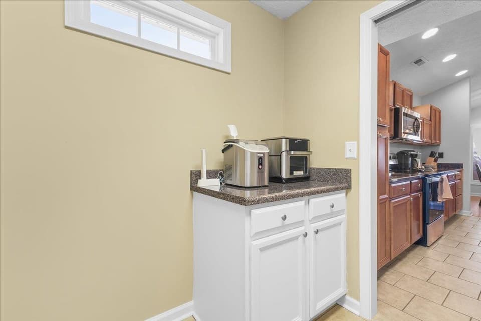 2150 Giles Drive, photo 20 of 37