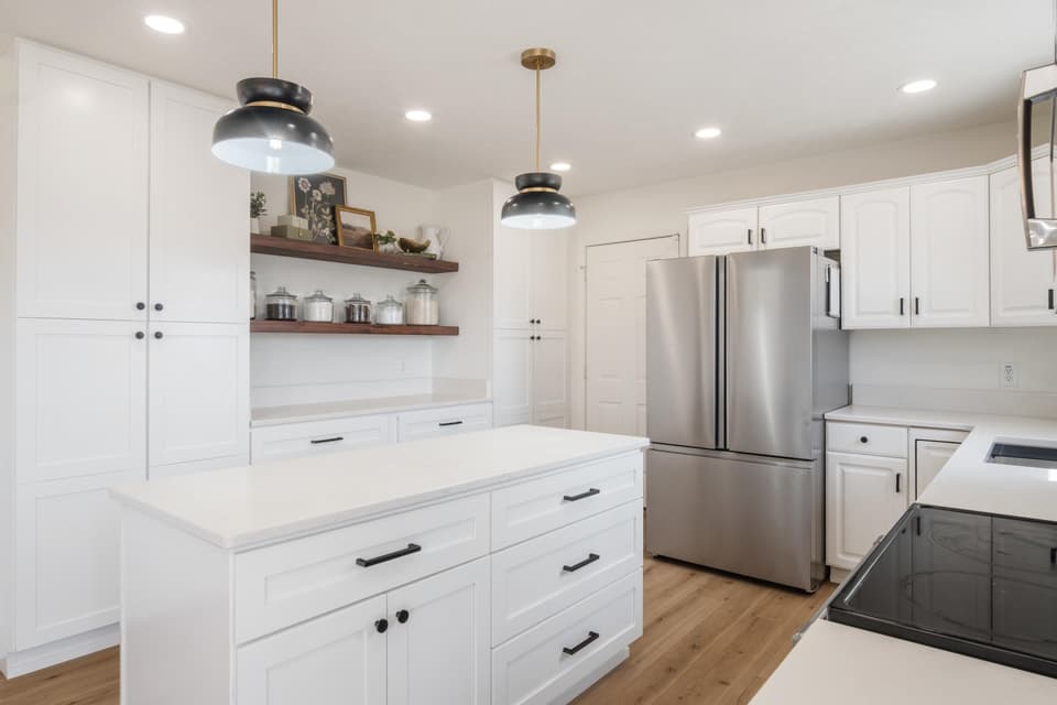 180 Sapphire Avenue, photo 23 of 40