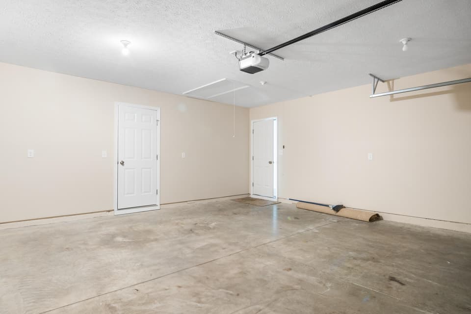 2030 Glade Drive, photo 10 of 32