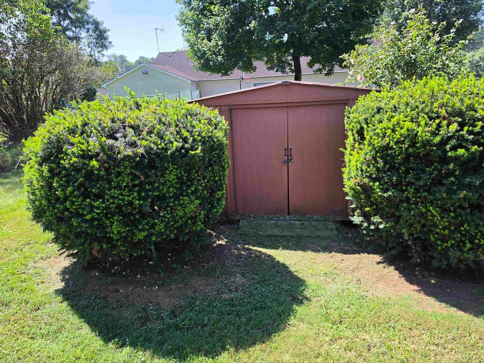 915 Church Street, photo 7 of 28