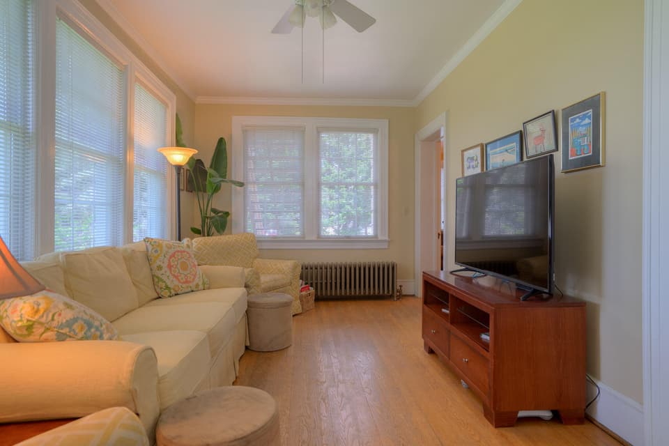 110 E Main Street, photo 15 of 37