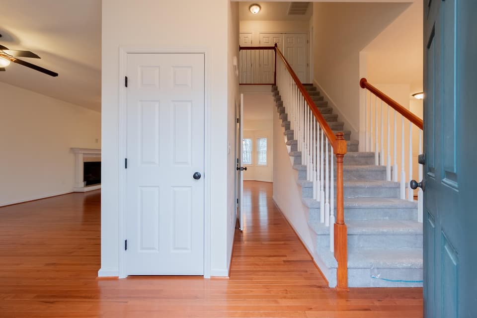 1110 Crosscreek Drive, photo 6 of 40