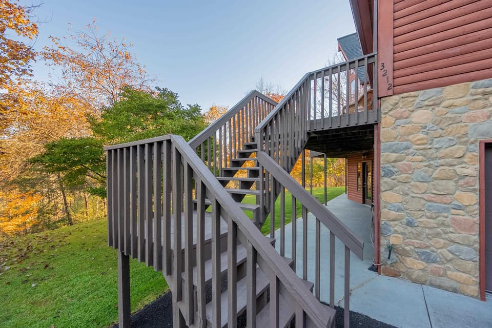 3212 Eaglebrook Road, photo 9 of 40