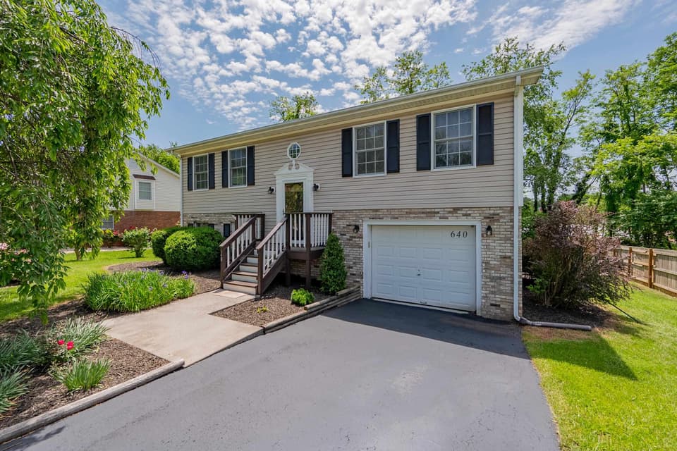 640 Warren Court, Christiansburg