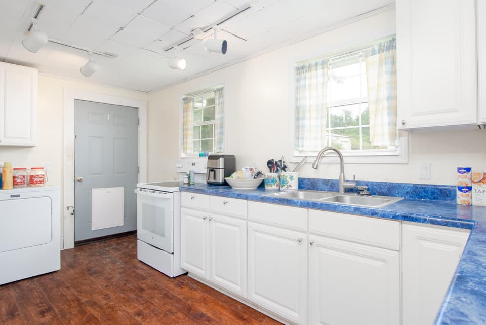 855 E Main St, photo 12 of 35