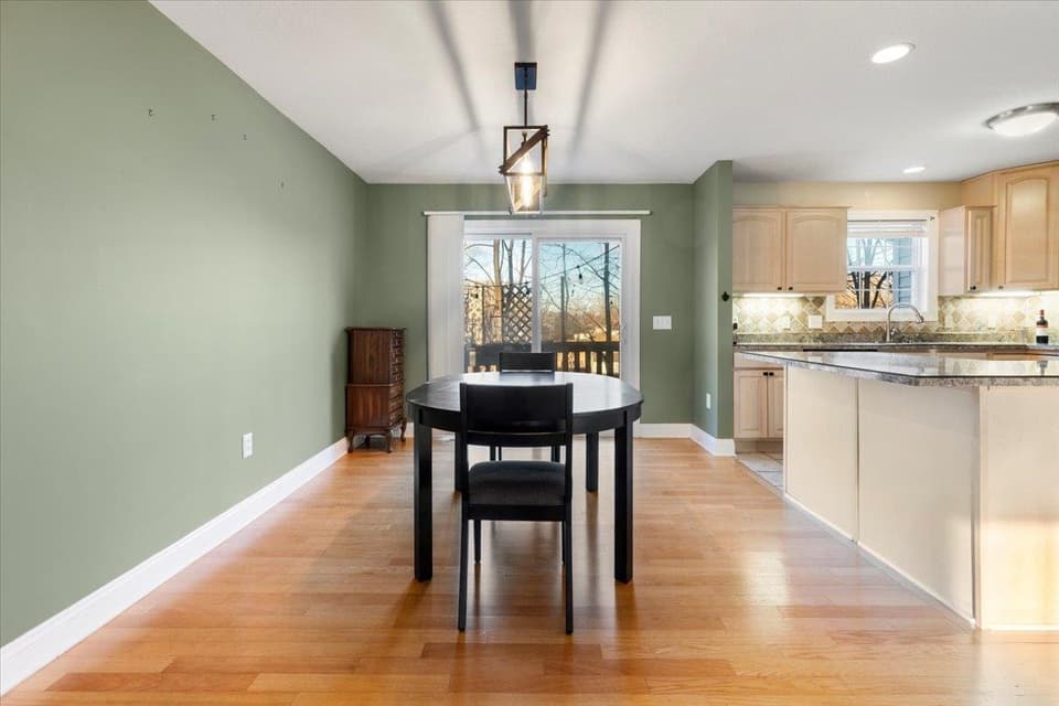 250 Barkwood Street, photo 24 of 40