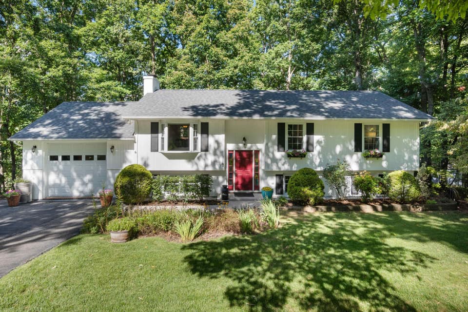 405 Tomahawk Drive, Christiansburg, VA