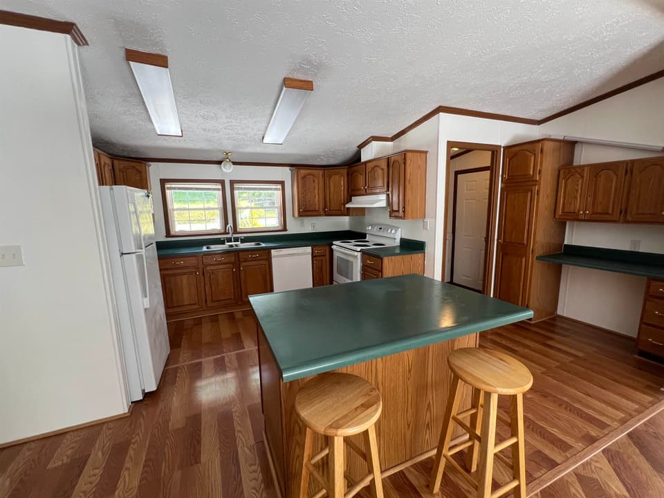 4212 Christie Lane, photo 7 of 28