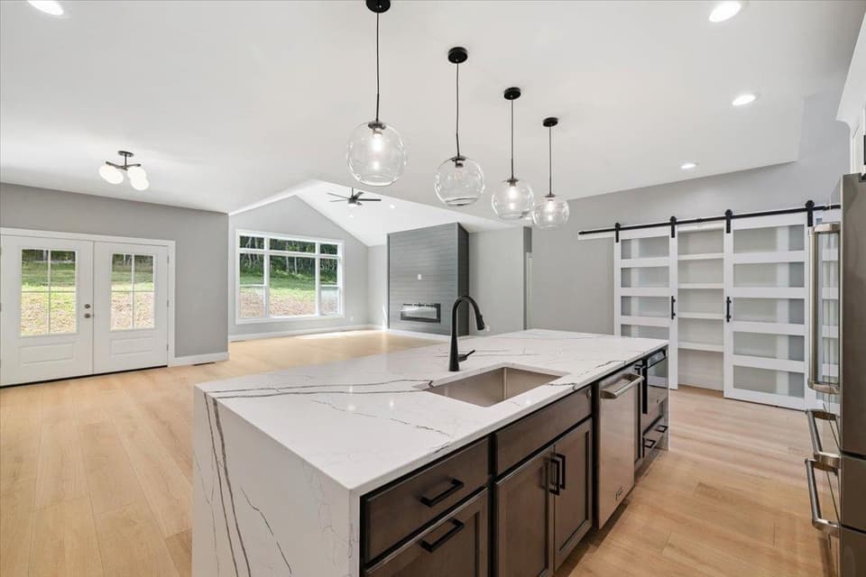 4480 Fairview Drive, photo 18 of 36