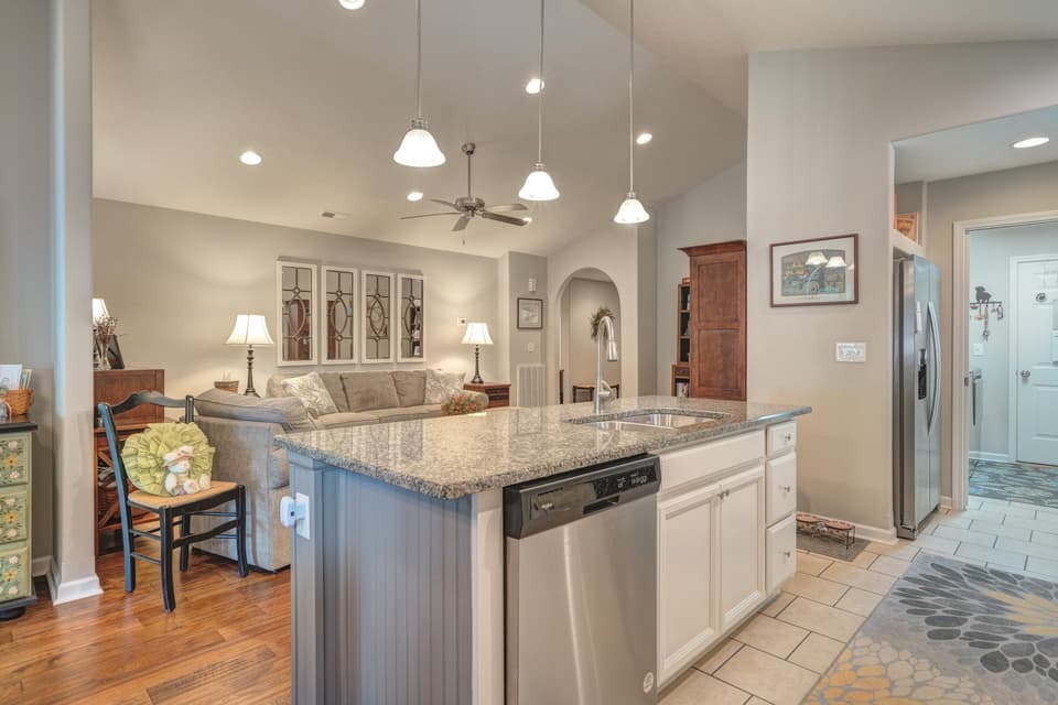2160 Glade Drive SE, photo 19 of 40