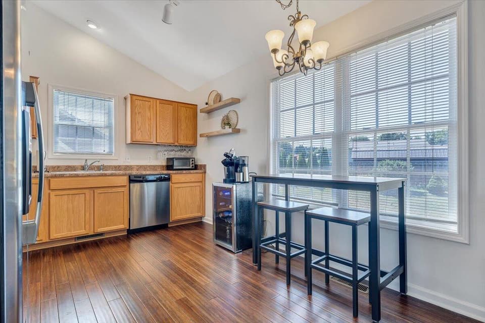 440 Chelsea Loop, photo 9 of 37