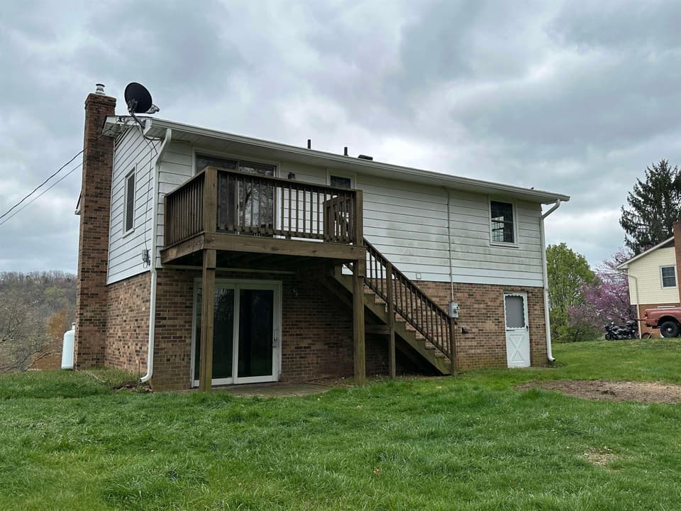 325 Mulberry Drive, photo 6 of 34