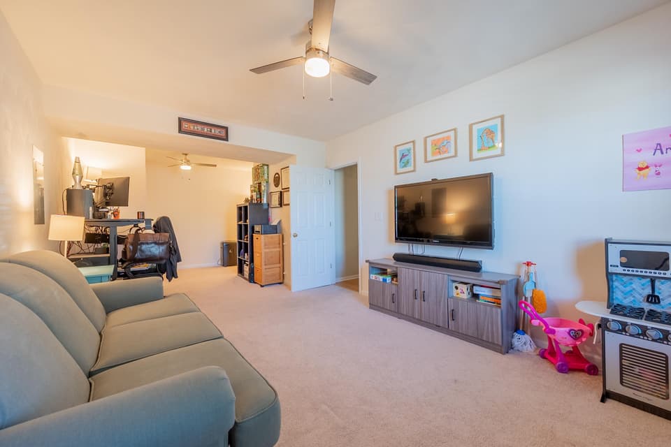 365 Chelsea Loop, photo 14 of 40