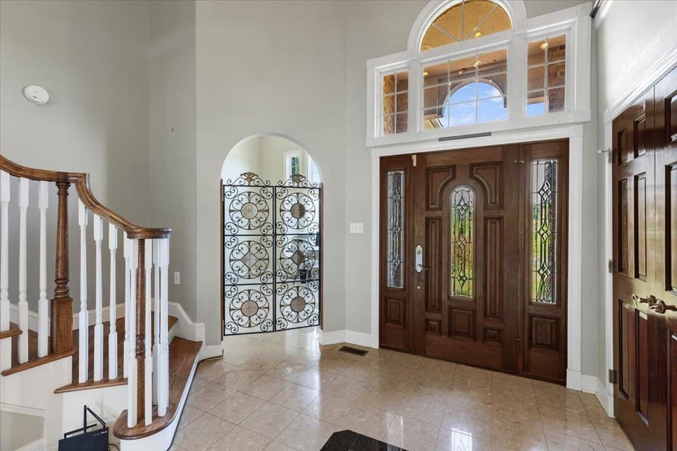 2251 Lake Vista Drive, photo 6 of 40