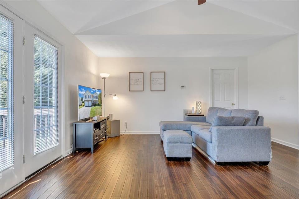 440 Chelsea Loop, photo 5 of 37