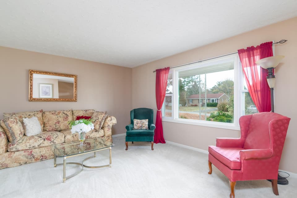 345 Maple Drive, photo 7 of 40