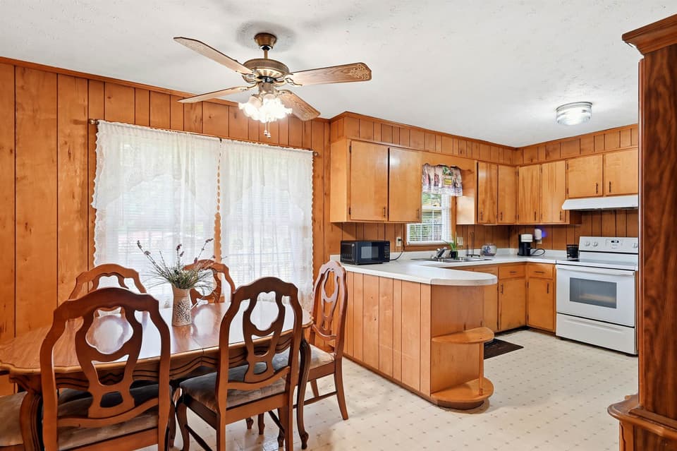 2614 Childress Road, photo 9 of 31