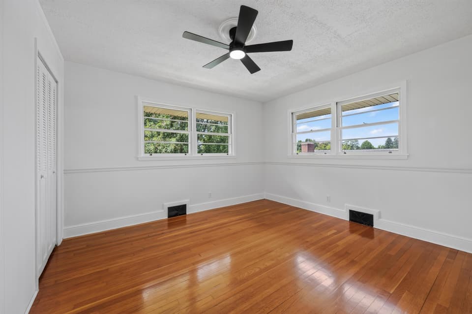 107 Roseland Drive, photo 29 of 40
