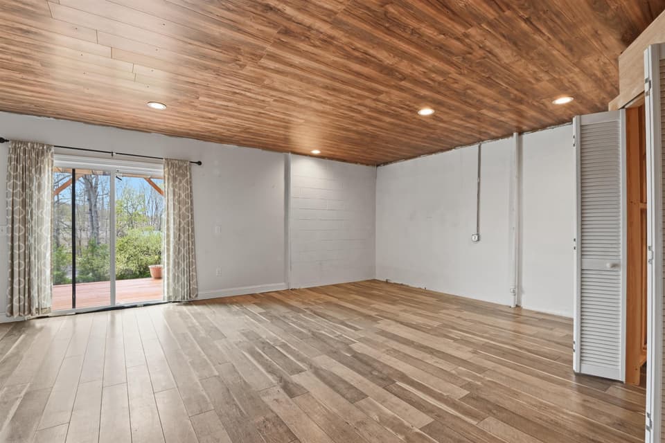 1410 Sherwood Drive, photo 37 of 40
