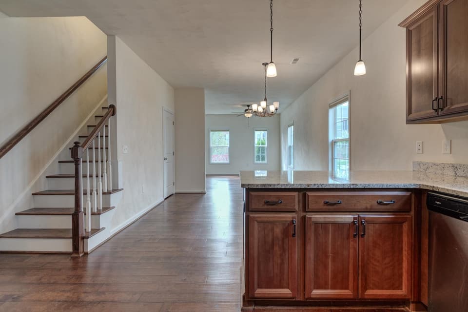 160 Roudabush Drive, photo 16 of 34