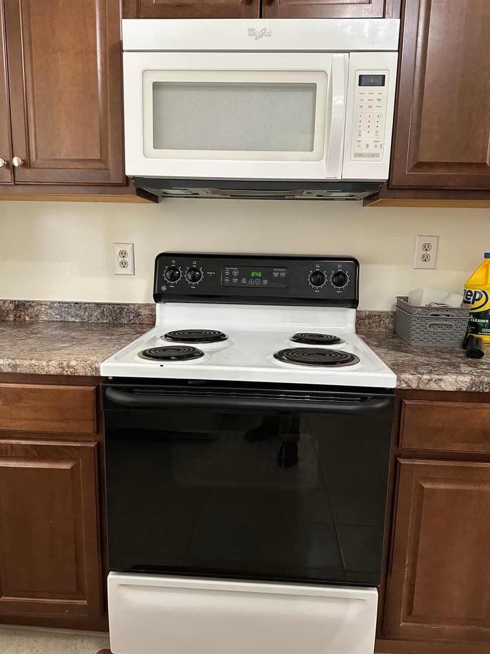 1687 York Drive, photo 13 of 16