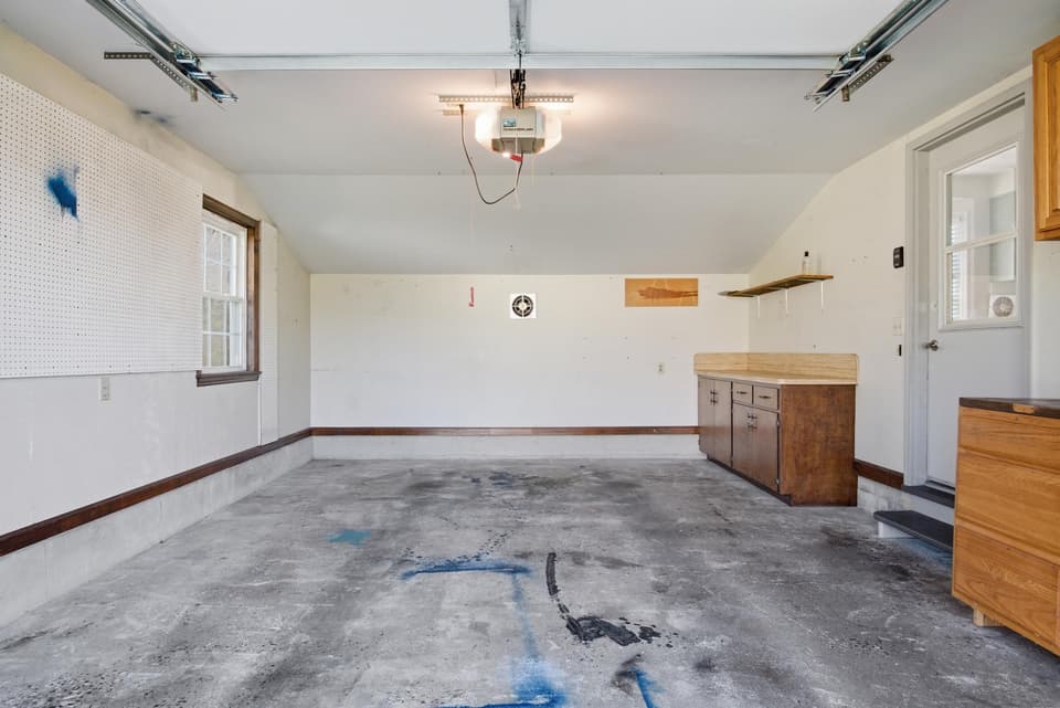 1381 Dow Street, photo 35 of 40