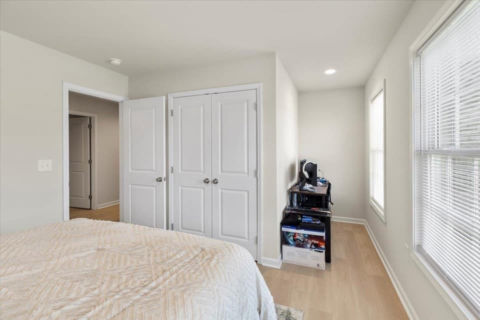 990 Holland Loop NW, photo 39 of 40