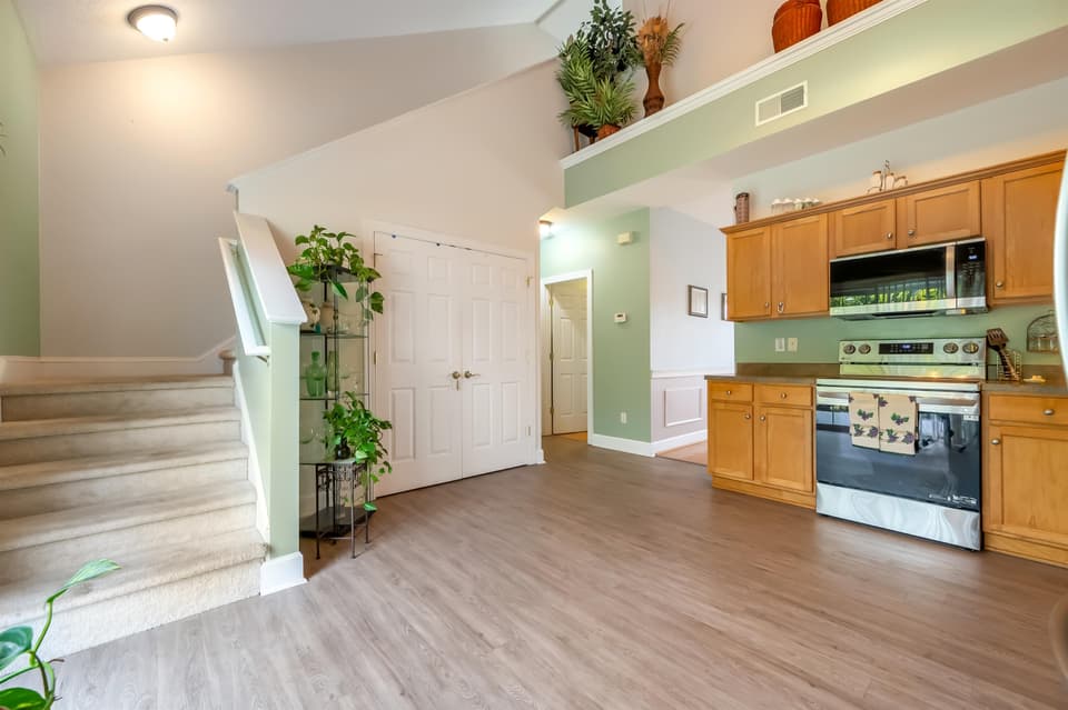 300 Meadow Drive, photo 30 of 40