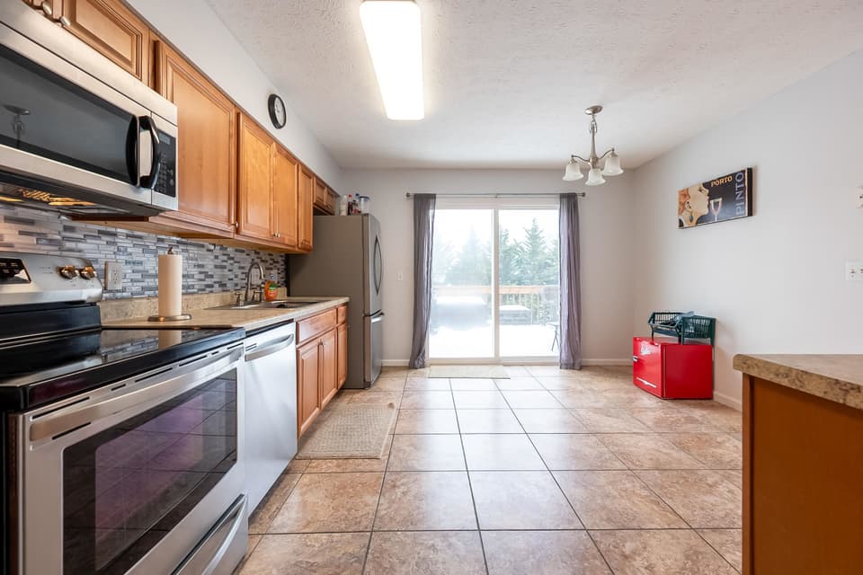 435 Cherokee Drive, photo 13 of 40