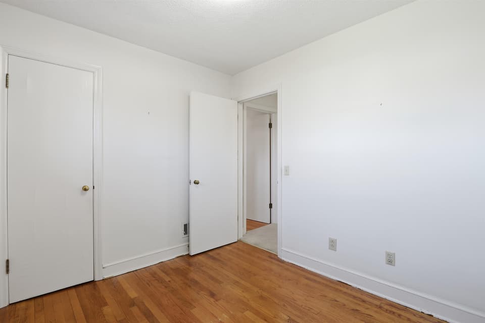 604 E Main Street, photo 24 of 40