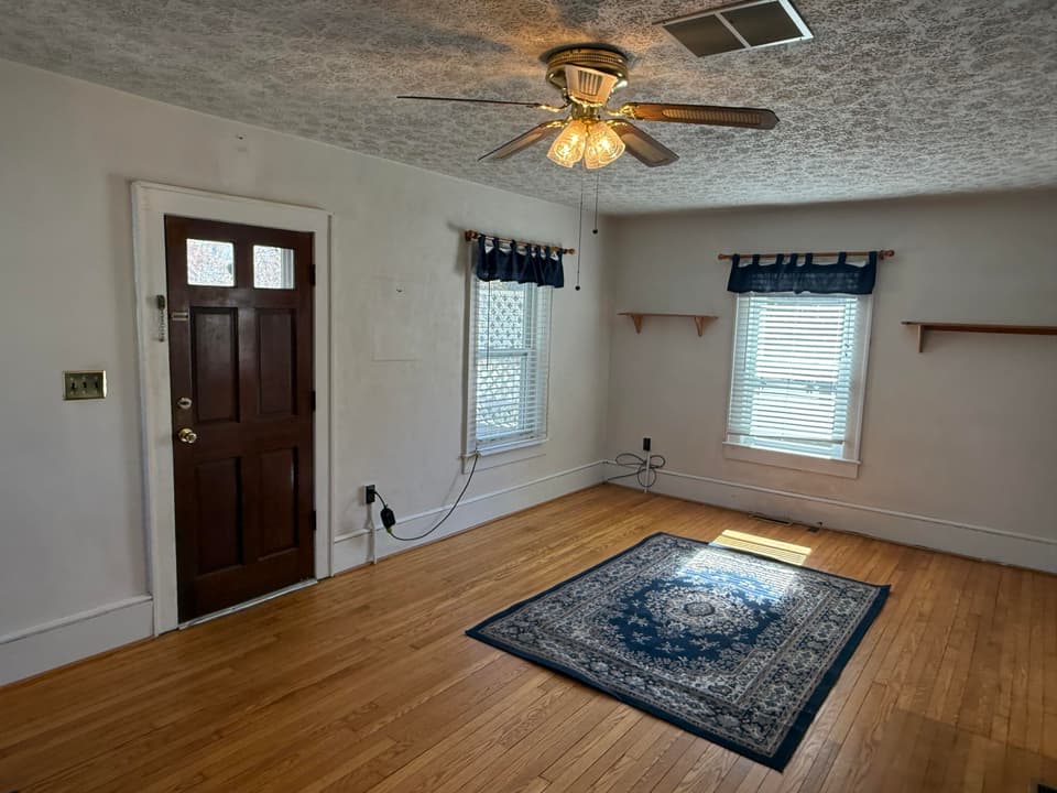 612 E Main St 1, photo 12 of 37