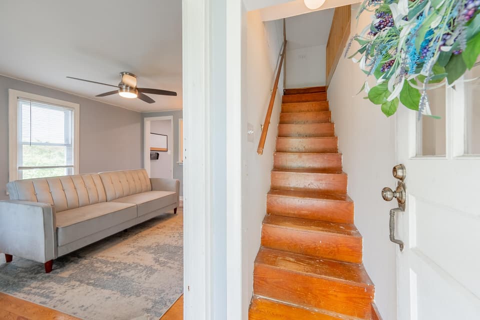 220 Clearview Drive, photo 18 of 34