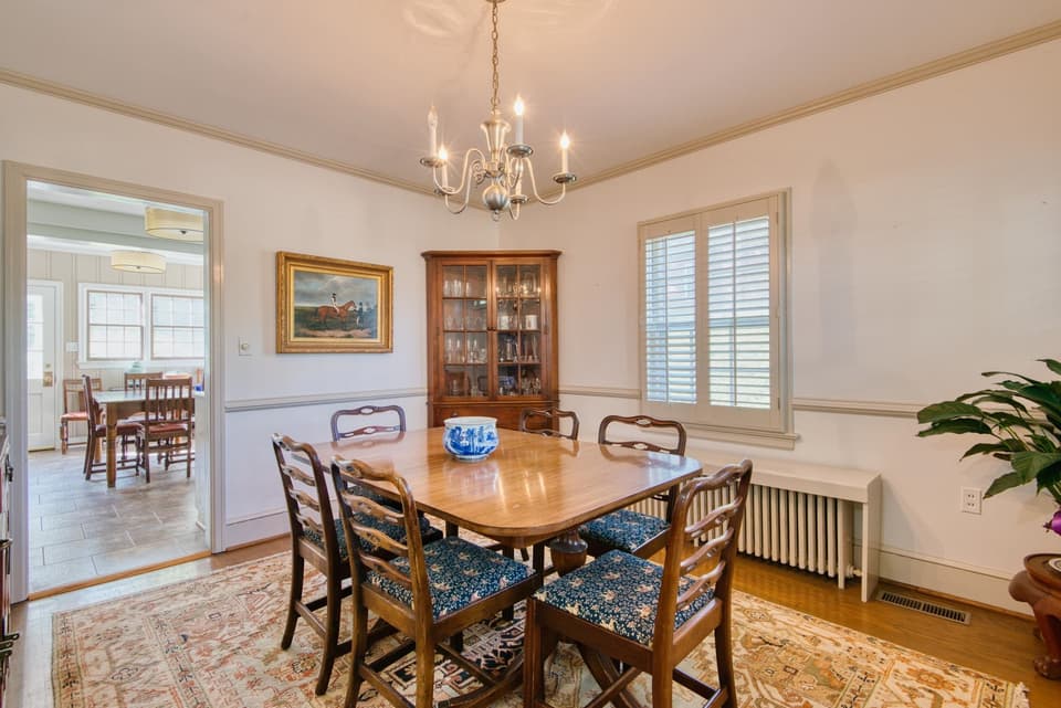 660 W Main Street, photo 10 of 40