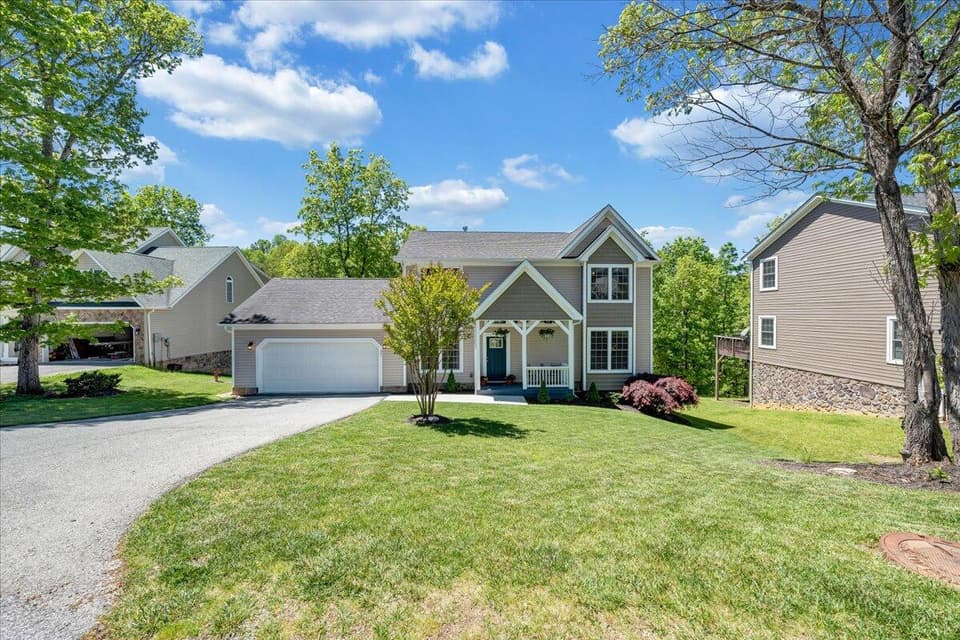 1041 Green Ridge Rd, photo 3 of 40