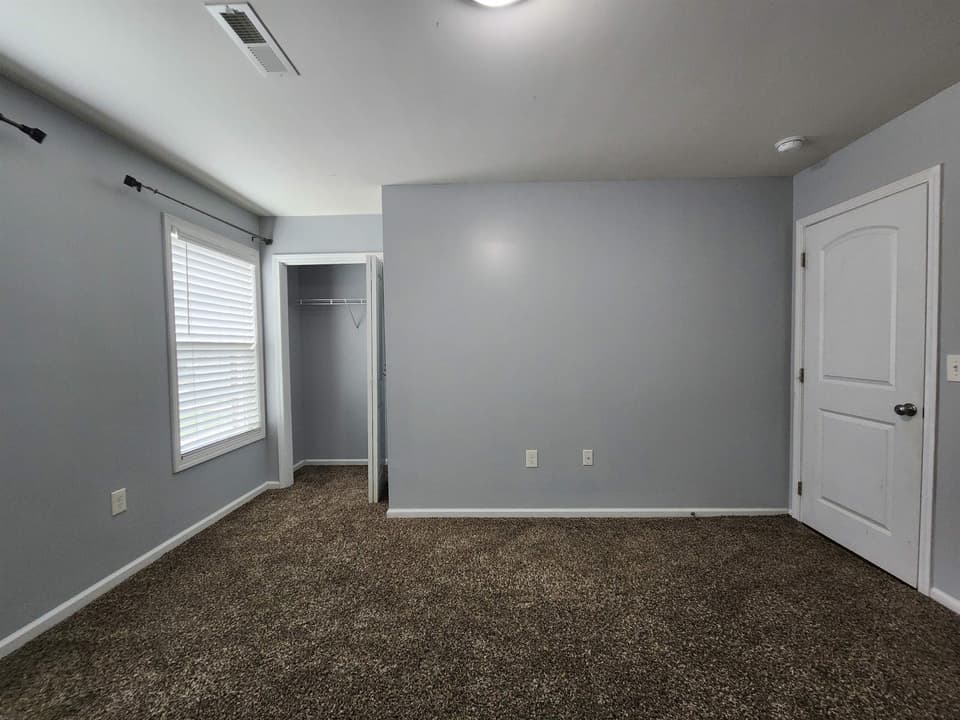 190 Aldwych Avenue, photo 23 of 40