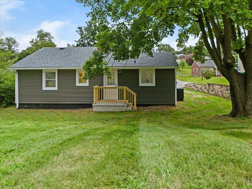 409 Third Street SW, photo 27 of 30