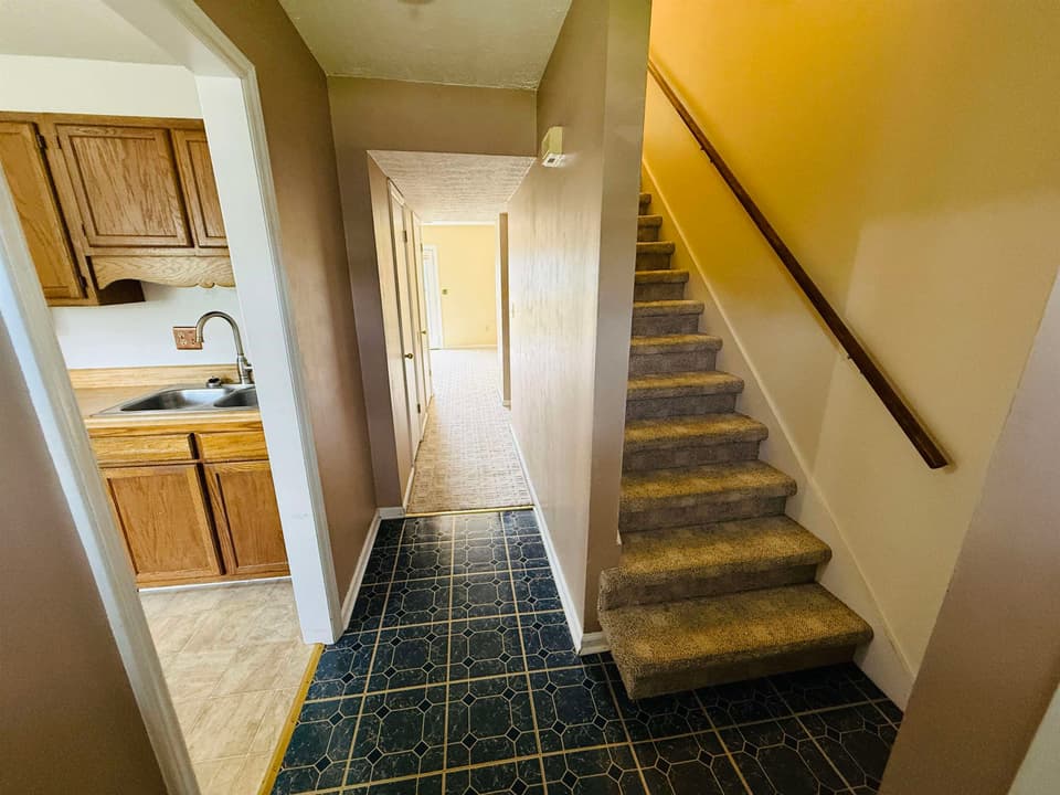 610 Cambria Street NW, photo 7 of 33