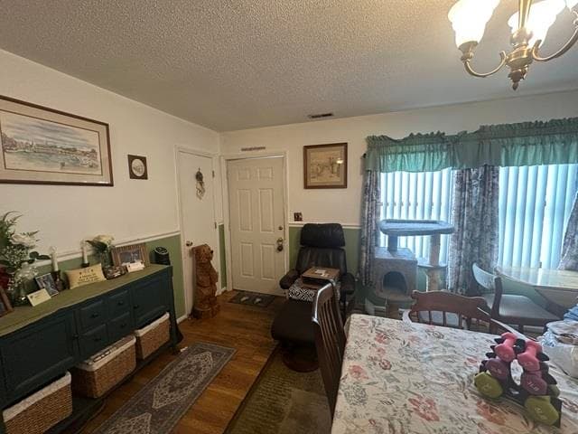 3301 Springview Drive, photo 7 of 32