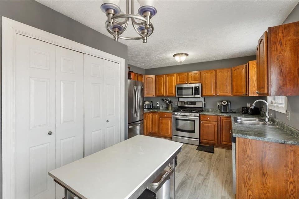 205 Tall Oak Boulevard, photo 7 of 40