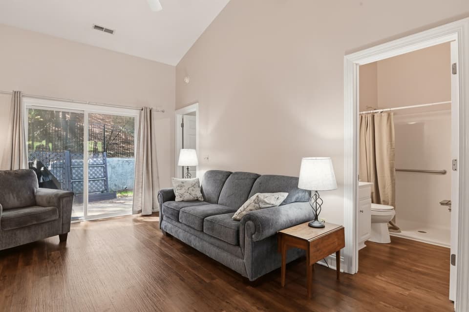 460 Silver Leaf Drive, photo 11 of 27