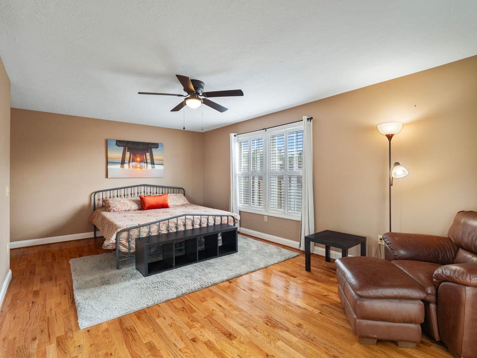 390 Gold Leaf Drive, photo 4 of 40