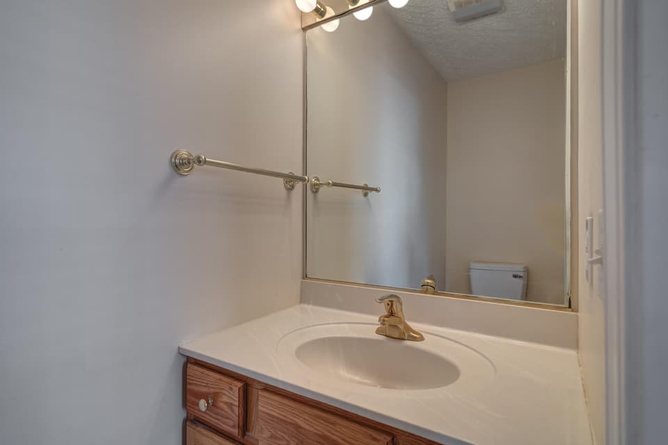 295 Tall Oak Boulevard, photo 3 of 34