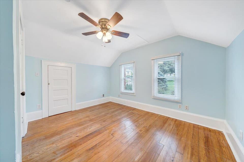 855 E Main St, photo 19 of 34