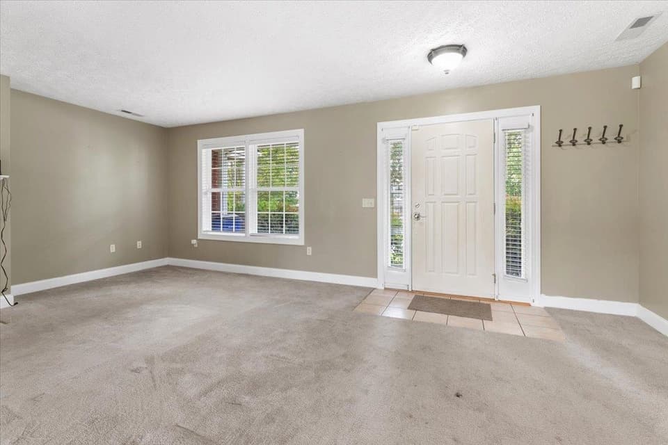 300 Willow Oak Drive, photo 6 of 40