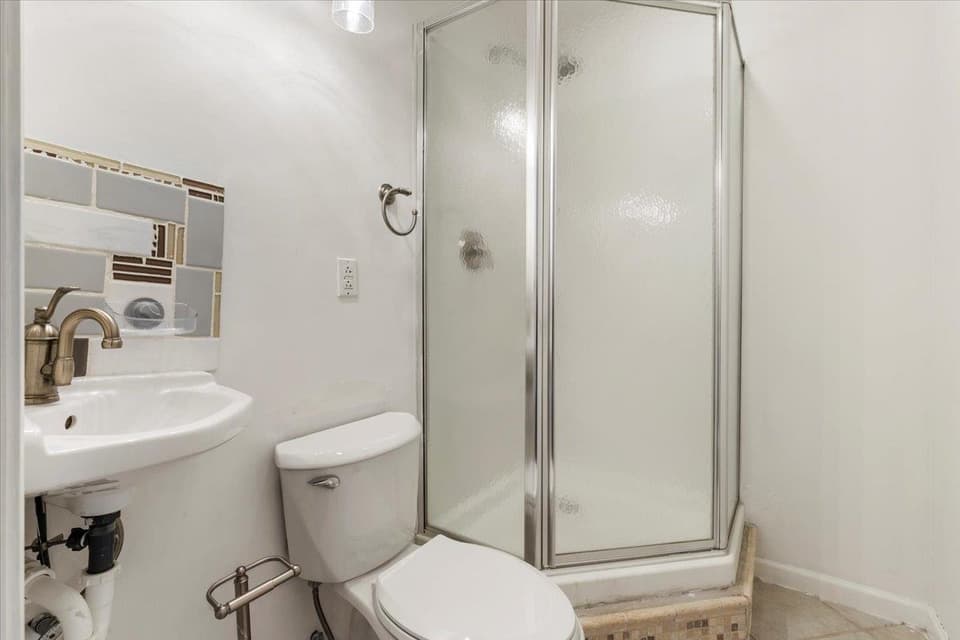 110 Sage Lane, photo 35 of 40
