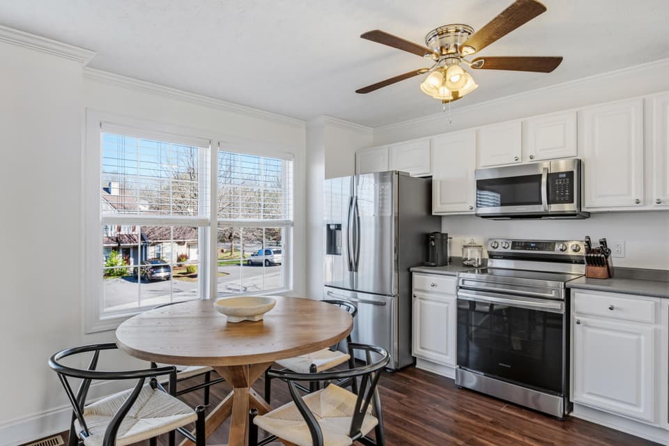 145 Blue Leaf Drive, photo 8 of 40