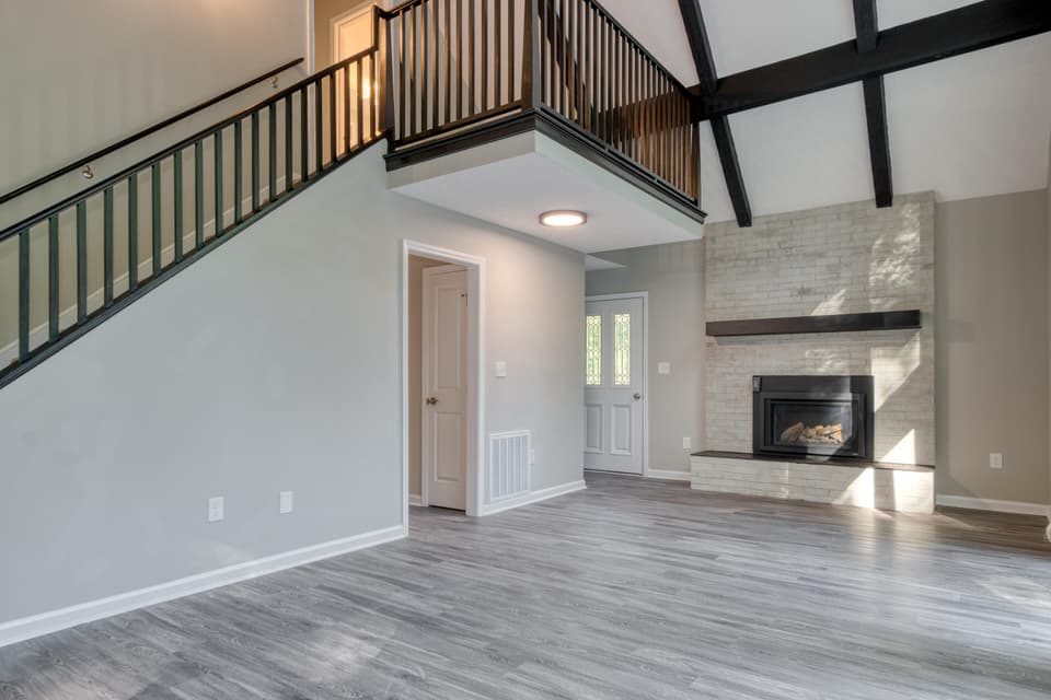 360 Tomahawk Drive, photo 12 of 32