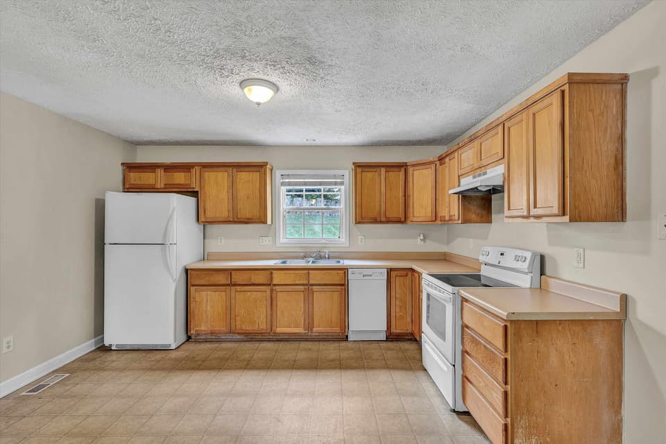 1400 Rigby Street NE, photo 10 of 23