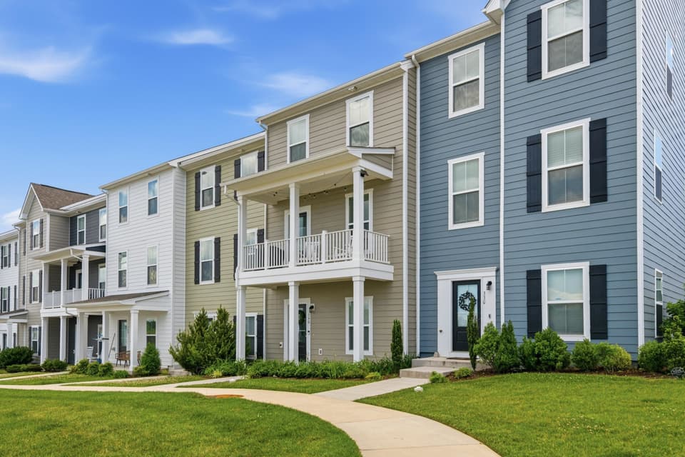 340 Hamilton Avenue NW, photo 5 of 40