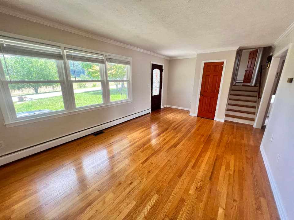 290 Gum Drive, photo 10 of 26